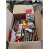Image 4 : 2 BOXES OF NEW GROUNDING SCREWS, CABLE FITTINGS, NAIL STRAPS AND MORE
