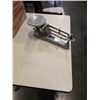 Image 2 : VINTAGE FISHER SCIENTIFIC SCALE