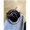 Image 4 : 2 RUBBERMAID ROUGHNECK STORAGE TOTES AND ESCOOTER HELMET