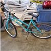 Image 1 : BLUE TRIUMPH BIKE
