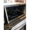 Image 10 : 2 SHELVES OF DEFECTIVE STORE RETURN ELECTRONICS AND APPLIANCES