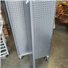 Image 4 : 4 FT TALL METAL PEG BOARD DISPLAY UNIT WITH 2 BOXES OF PEG HOOKS