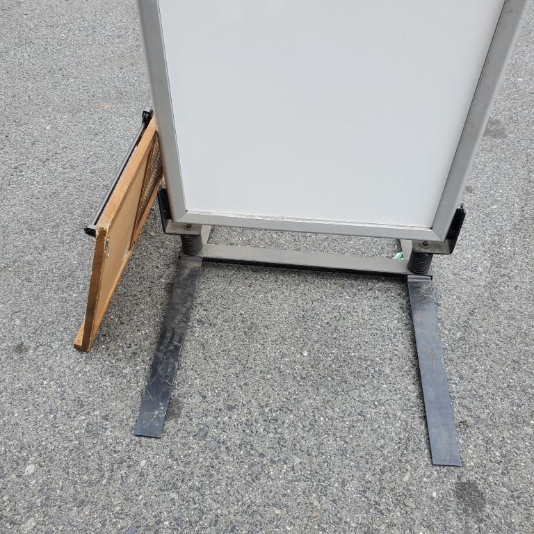 5 FT TALL SPRING LOADED SIGN HOLDER AND CHALK BOARD DISPLAY - Big ...