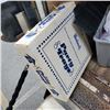 Image 4 : 3 BOXES OF SANDWICH PLATES, DISPOSABLE CUPS, CUTLERY AND LED LIGHTS
