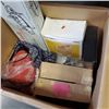 Image 3 : BOX OF FISH GRILL, MULTI LAMP AND MORE