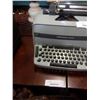 Image 2 : UNDERWOOD SCRIPTOR TYPEWRITER