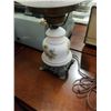 Image 6 : GLASS COLONIAL STYLE TABLE LAMP AND BRASS TABLE LAMP