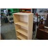 Image 3 : 6 FOOT MAPLE FINISH BOOKSHELF