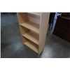 Image 4 : 6 FOOT MAPLE FINISH BOOKSHELF