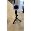 Image 2 : 2 IN 1 TRIPOD SELFIE STICK - WORKING