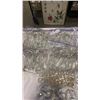 Image 9 : 17 POUNDS OF CHANDELIER PENDENTS