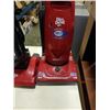 Image 3 : 2 DIRT DEVL VACUUMS BOTH WORKING