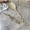 Image 3 : CAST IRON 2 FT SPOON WITH NON FERROUS DECORATIVE KNIFE LASER CUT SKULL/ANTLERS PLANTER AND STAND
