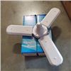 Image 5 : 2 NEW FAN BLADE RETRACTABLE LED LIGHT BULBS