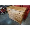 Image 5 : 3 DRAWER MAPLE DRESSER