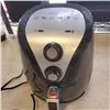 Image 2 : INSIGNIA 3.2L MECHANICAL CONTROL AIR FRYER WORKING
