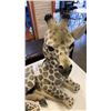 Image 3 : 2 GIRAFFE FIGURES