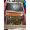 Image 5 : 2 TOTES OF RECORDS