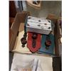 Image 8 : 2 TRAYS OF HOME DECOR, SIGNS, WALL ART