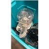 Image 2 : TOTE OF KITCHEN APPLIANCES - BLENDER, FOOD PROCESSOR