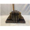 Image 1 : Book ends