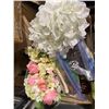 Image 1 : Floral decor