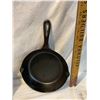 Image 1 : Cast iron frying pan