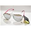 Image 1 : PAIR OF FOSTER GRANT SUNGLASSES