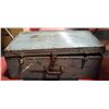 Image 1 : OLD METAL TRUNK 31" X 19" X 11" - ONE BROKEN CLASP