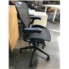 Image 2 : HERMAN MILLER AERON GRAPHITE FULLY ADJUSTABLE TASK CHAIR SIZE B RETAIL PRICE $1806 CAN