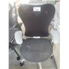 Image 1 : HERMAN MILLER MIRRA 2 GRAPHITE BUTTERFLY BACK FULLY ADJUSTABLE TASK CHAIR