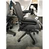 Image 2 : HERMAN MILLER AERON GRAPHITE STANDARD ADJUSTABLE TASK CHAIR SIZE B