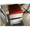 Image 2 : PAIR OF STEELCASE 2 DRAWER BEIGE/RED CUSHION TOP MOBILE PEDESTAL FILING CABINETS (MINOR DAMAGE)