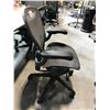 Image 2 : HERMAN MILLER AERON GRAPHITE FULLY ADJUSTABLE TASK CHAIR SIZE C RETAIL PRICE $1806 CAN