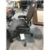 Image 2 : HERMAN MILLER AERON GRAPHITE FULLY ADJUSTABLE TASK CHAIR SIZE B RETAIL PRICE $1930 CAN
