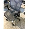 Image 2 : HERMAN MILLER COSM BLACK MID BACK EXECUTIVE CHAIR (BROKEN ARM)