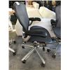 Image 2 : HERMAN MILLER AERON GRAPHITE/CHROME FULLY ADJUSTABLE TASK CHAIR SIZE B RETAIL