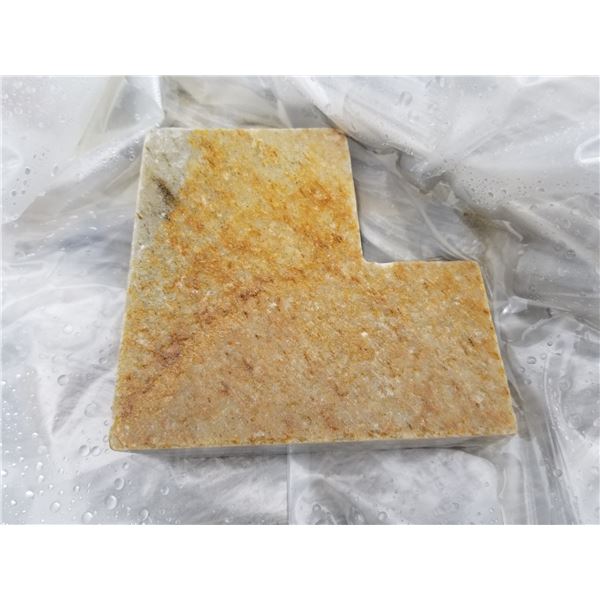 PALLET OF APPROX 300 PCS OF 3X4" CORNER PIECE TILE