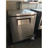 Image 2 : TRUE STAINLESS STEEL UNDER COUNTER SOLID DOOR REFRIGERATOR MODEL TUC-24