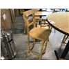 Image 2 : NATURAL OAK 36" ROUND BAR HEIGHT TABLE WITH 4 MATCHING LIGHT WOOD GRAIN METAL BAR STOOLS