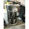 Image 1 : GREY HAMILTON BEACH COMMERCIAL 3 HEAD MILKSHAKE MIXER