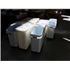 Image 1 : 7 RUBBERMAID/CAMBRO MOBILE FOOD STORAGE CONTAINERS