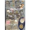 Image 1 : 1300 grams of foreign changes and medal