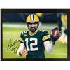 Image 1 : AARON RODGERS SIGNED 8X10 PHOTO (R.A COA)