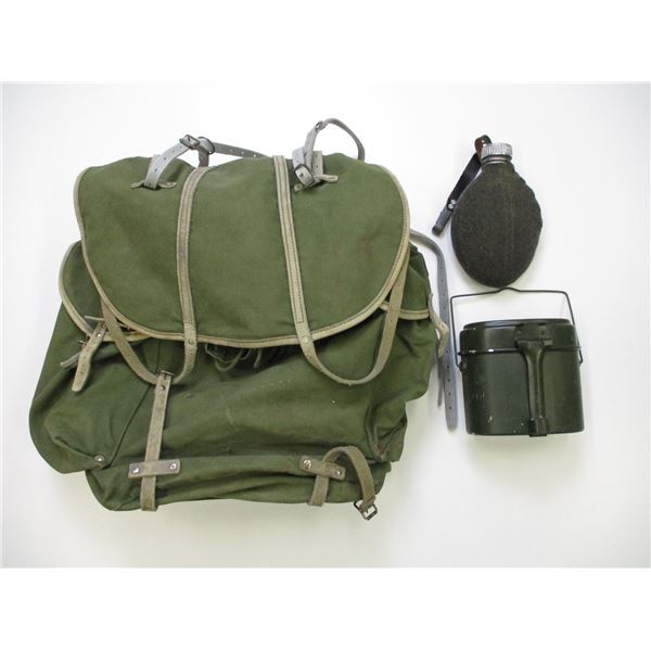 ASSORTED MILITARIA LOT