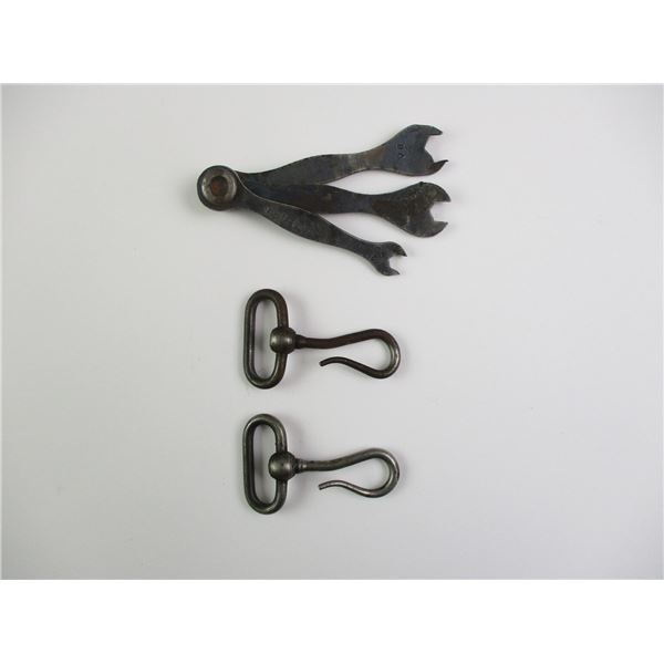 ASSORTED MILITARIA LOT