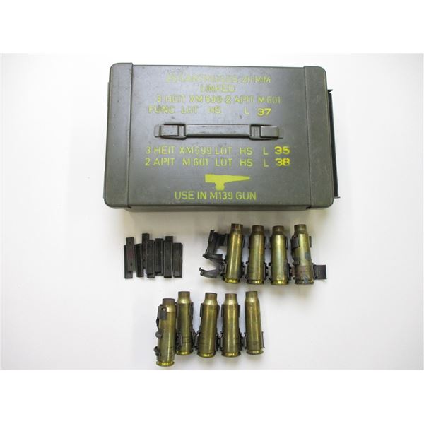 ASSORTED MILITARIA LOT