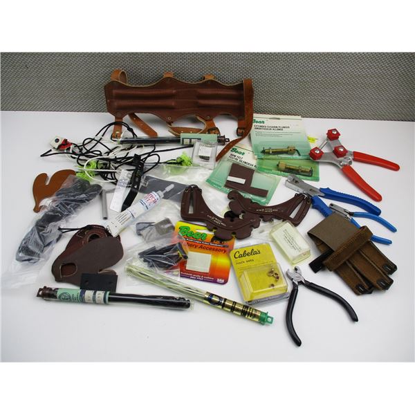 ASSORTED BOW HUNTING ACCESSORIES