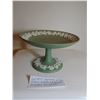 Image 4 : 6” DIAMETER WEDGEWOOD GREEN AND WHITE PREDESTAL CANDY DISH