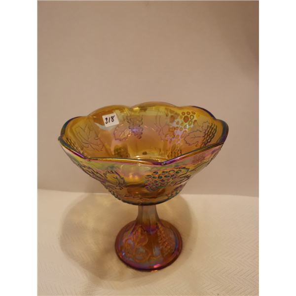 Carnival glass fruit bowl 8" X 8"